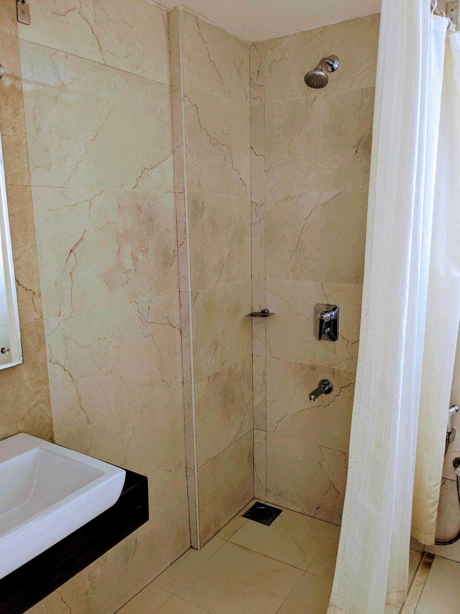 Niko Hotels Kochi Εξωτερικό φωτογραφία