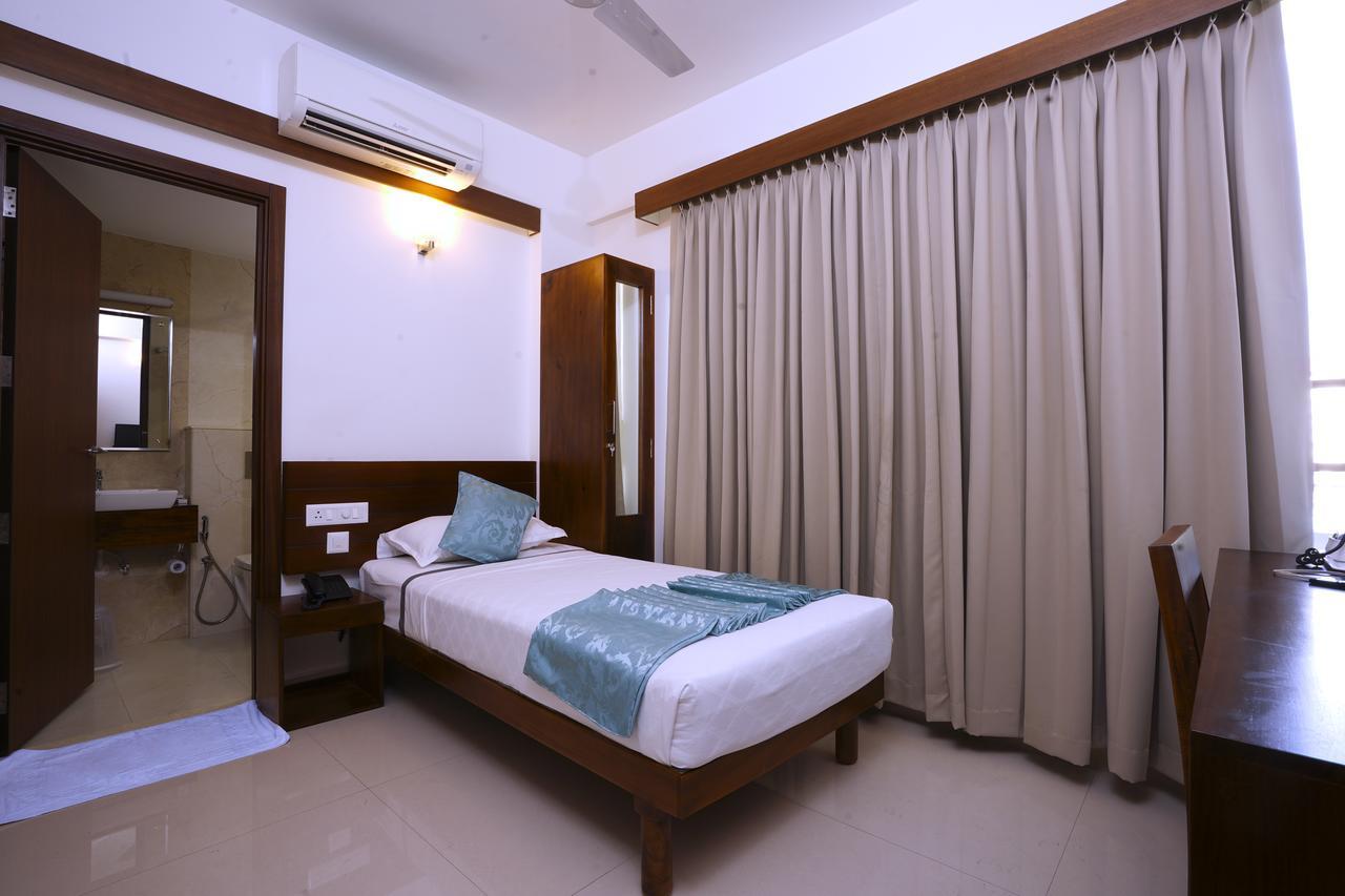 Niko Hotels Kochi Εξωτερικό φωτογραφία